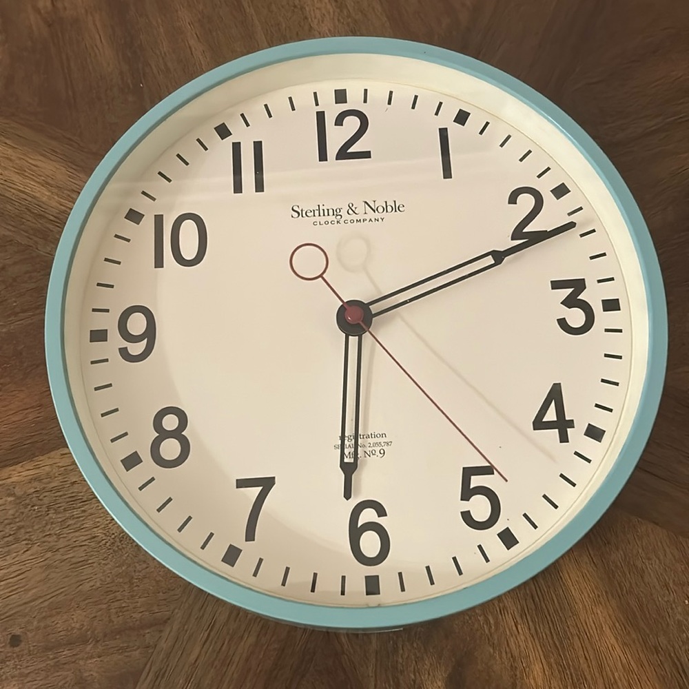 Round Analog Wall Clock